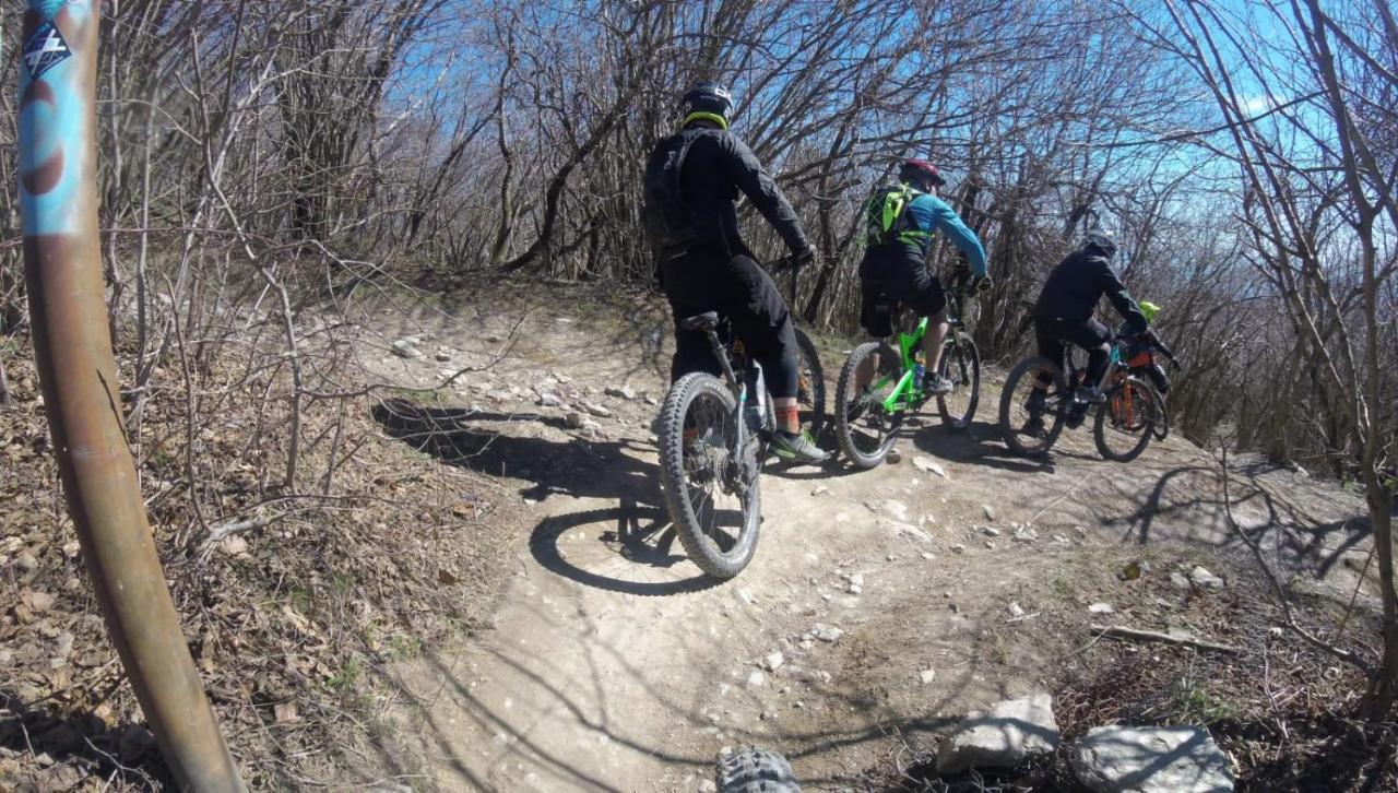 Albergo Aduepassi & Servizio Bike Shuttle Фінале-Лігуре Екстер'єр фото
